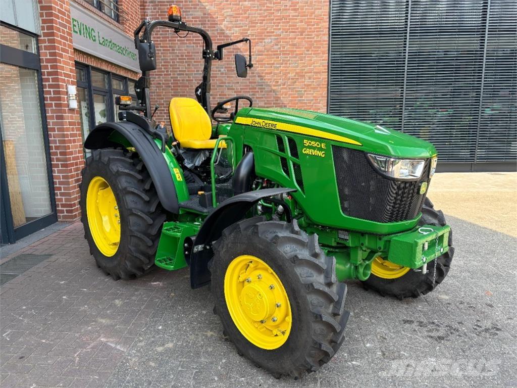 John Deere 5050E Traktoriai