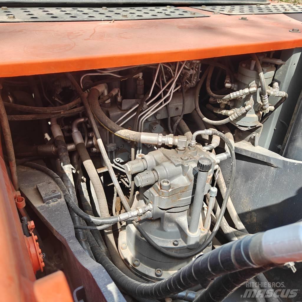 Hitachi ZX200 Vikšriniai ekskavatoriai