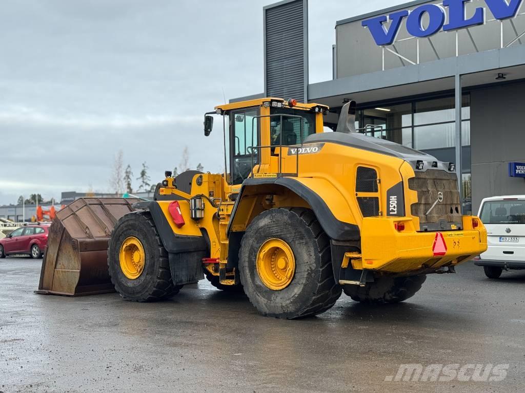 Volvo L 250 H Naudoti ratiniai krautuvai