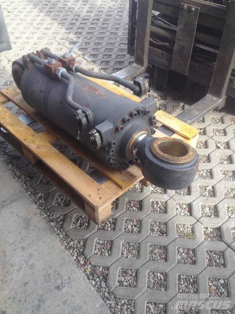  Siłownik Volvo 220 E Naudoti ratiniai krautuvai