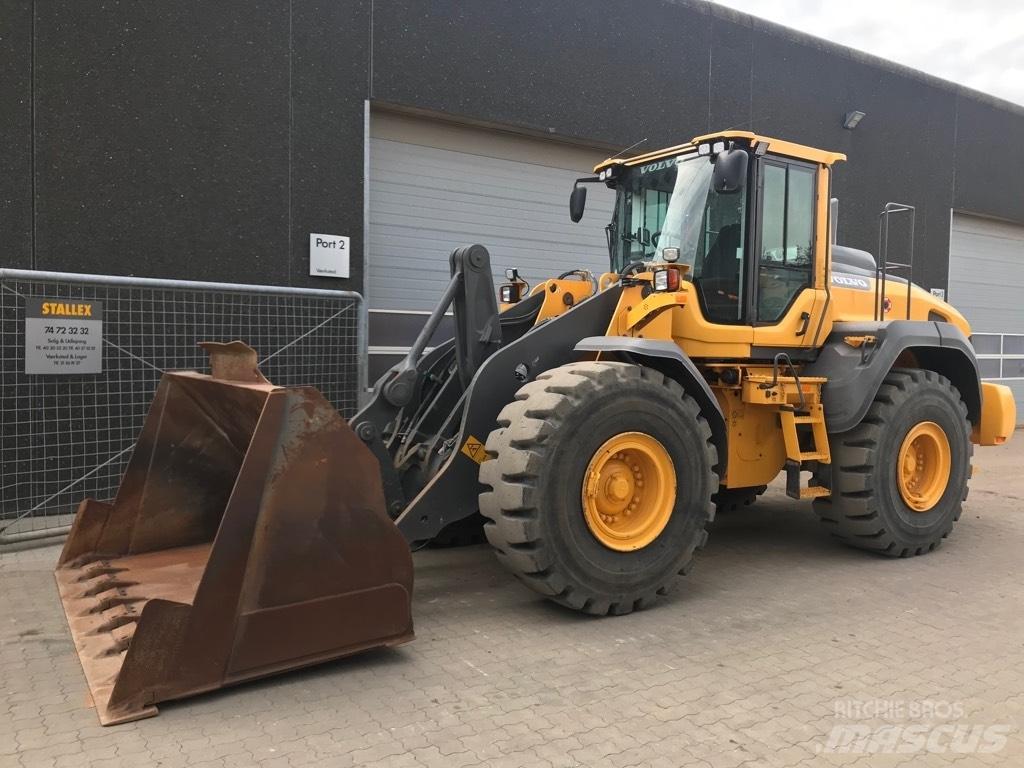 Volvo L110H Naudoti ratiniai krautuvai