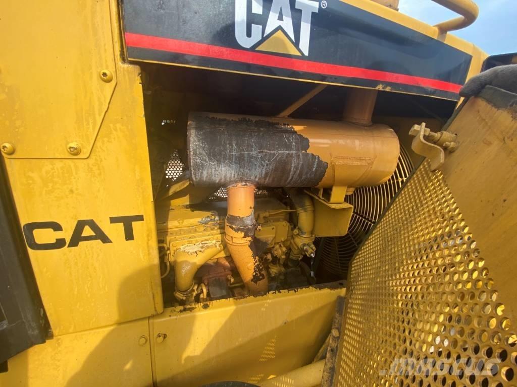 CAT D6R Vikšriniai buldozeriai