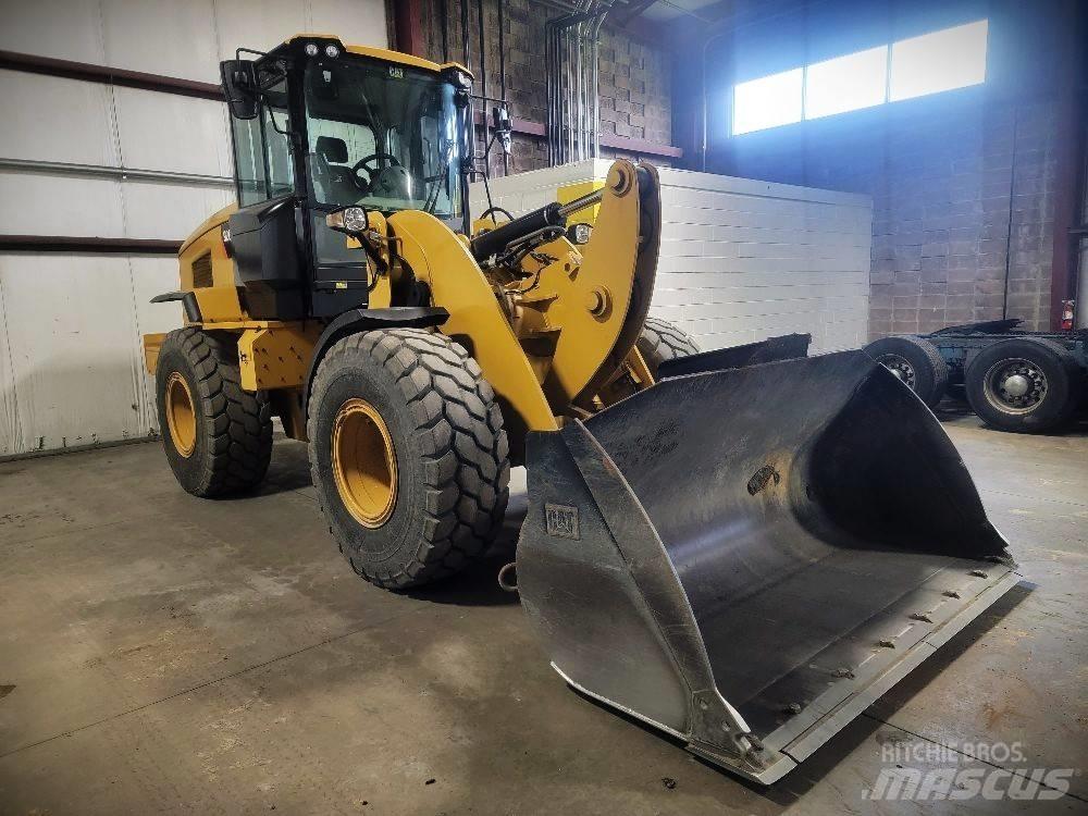 CAT 926M Naudoti ratiniai krautuvai