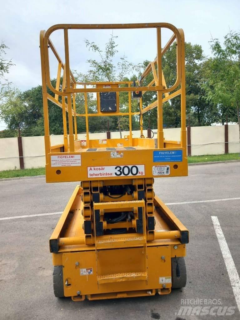 Haulotte Compact 12 Žirkliniai keltuvai