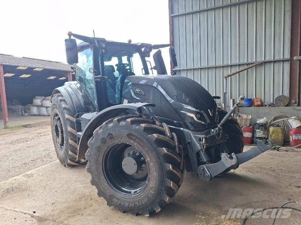 Valtra Q265 Traktoriai