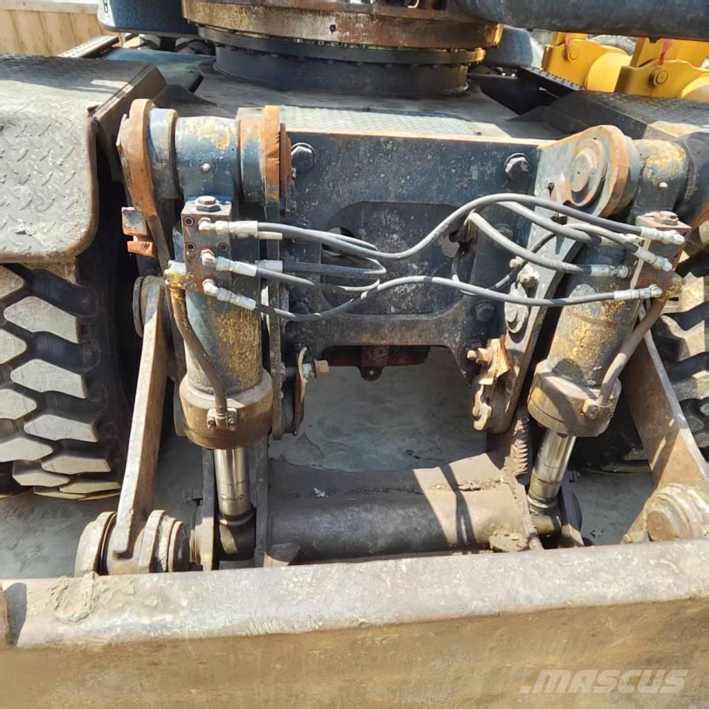 Hyundai R210W-9 Ratiniai ekskavatoriai