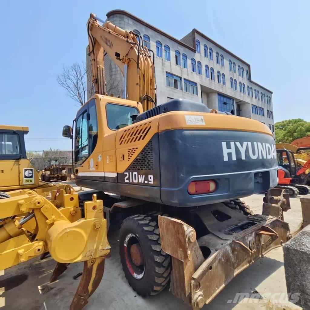 Hyundai R210W-9 Ratiniai ekskavatoriai