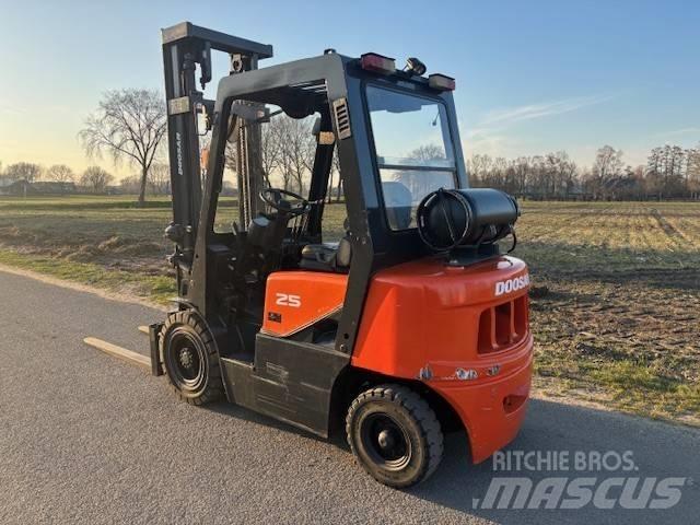 Doosan G 25 G LPG (dujiniai) krautuvai