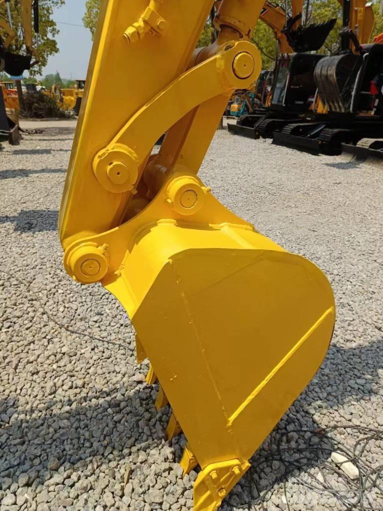 Komatsu PC 70 Vidutinės galios ekskavatoriai 7-12 t