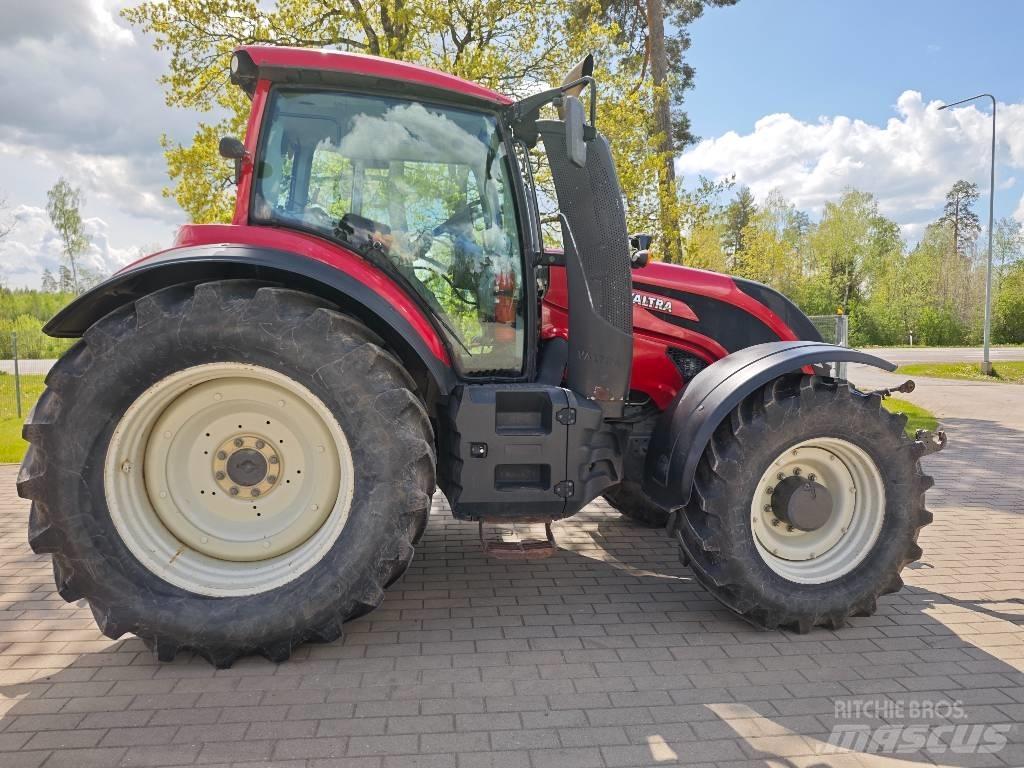 Valtra T 214 D Traktoriai