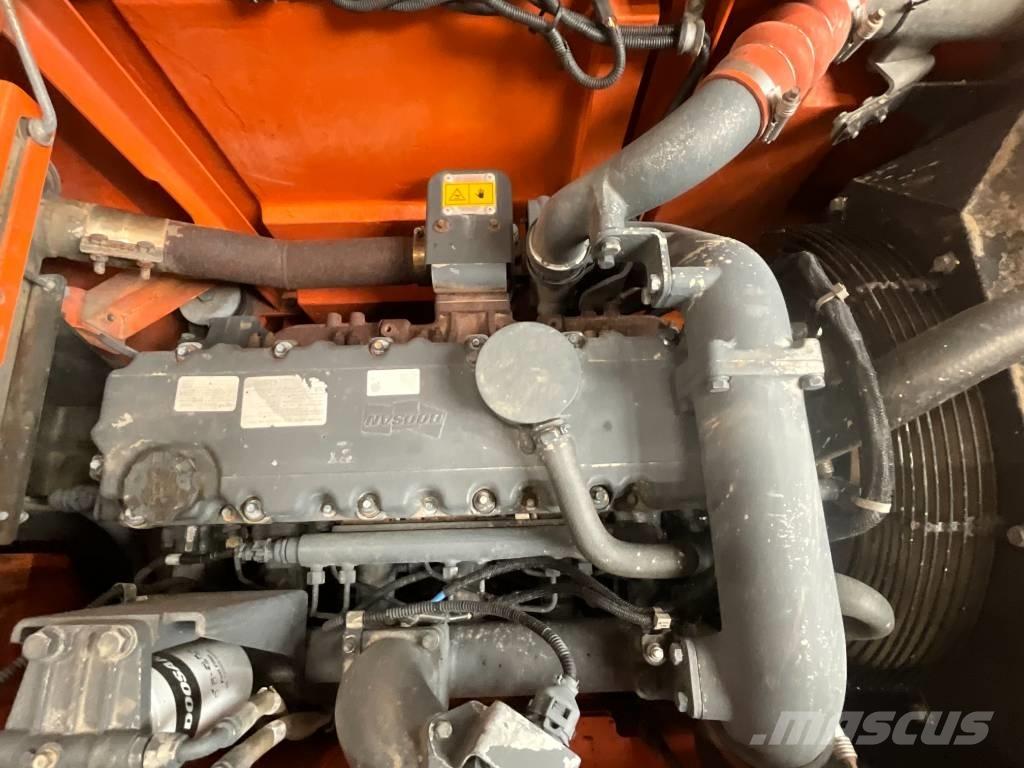 Doosan DX 235 LCR Vikšriniai ekskavatoriai