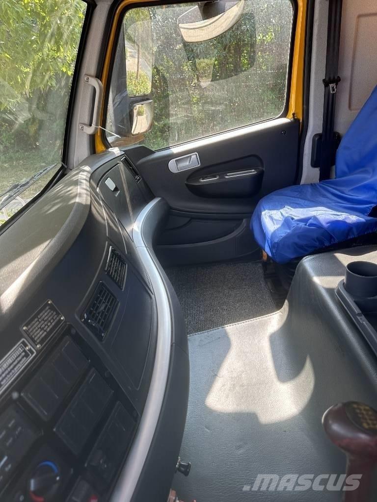 XCMG QY55KC Neapdoroto reljefo kranai