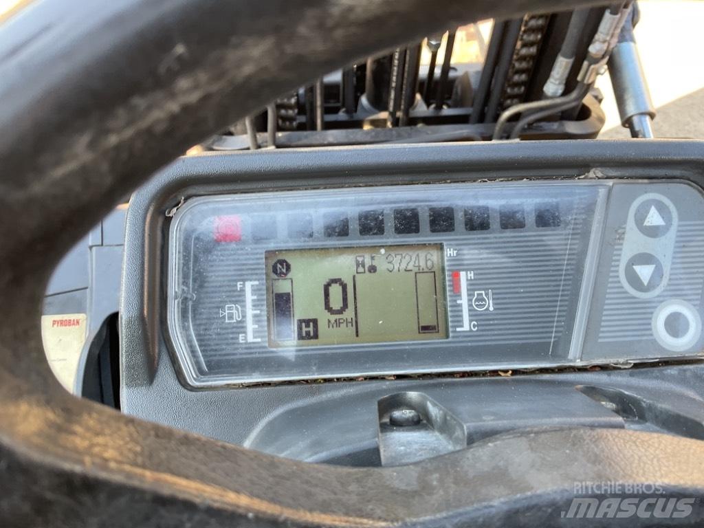 CAT DP30NT Dyzeliniai krautuvai