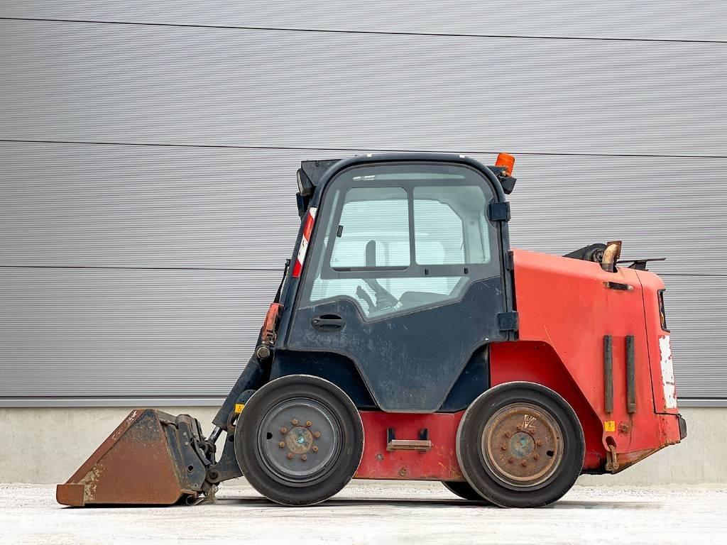 JCB R260 Krautuvai su šoniniu pasukimu