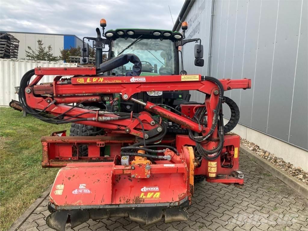John Deere 6110R Traktoriai