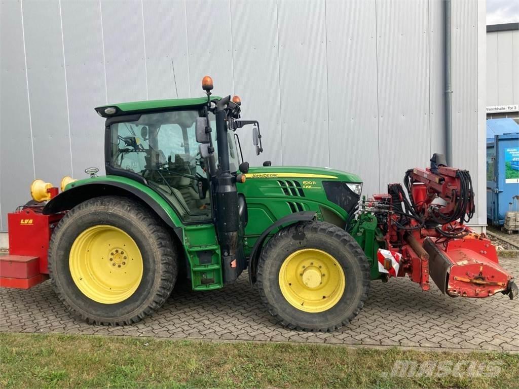 John Deere 6110R Traktoriai