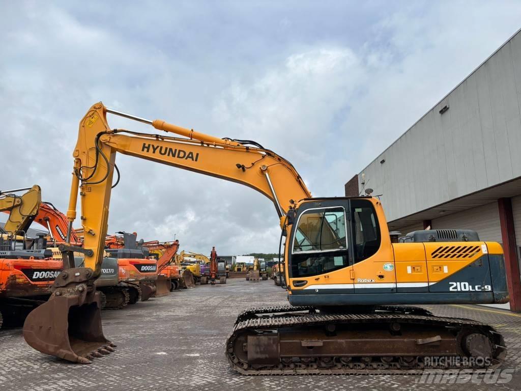Hyundai 210 Vikšriniai ekskavatoriai