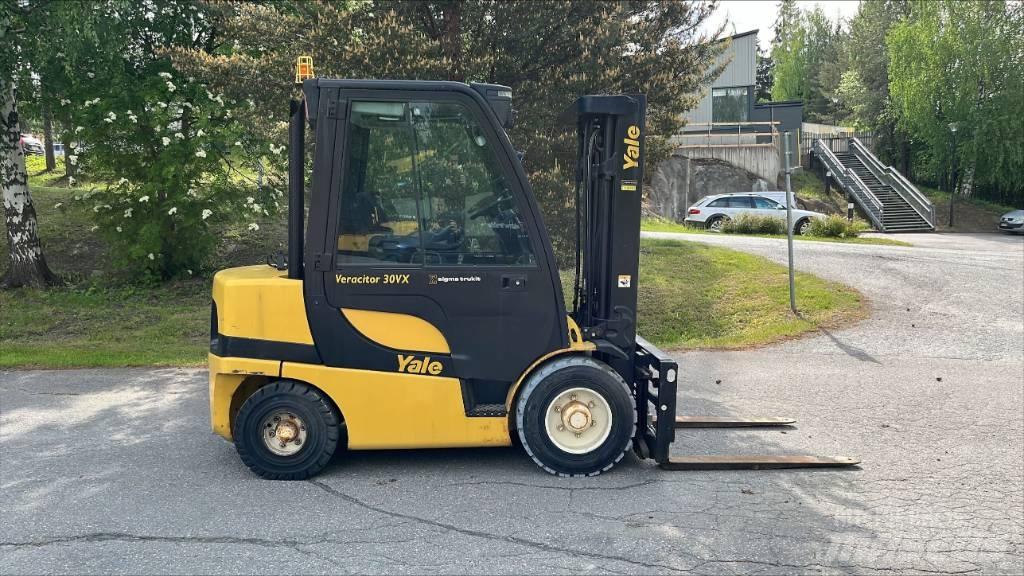 Yale GDP30VX Dyzeliniai krautuvai