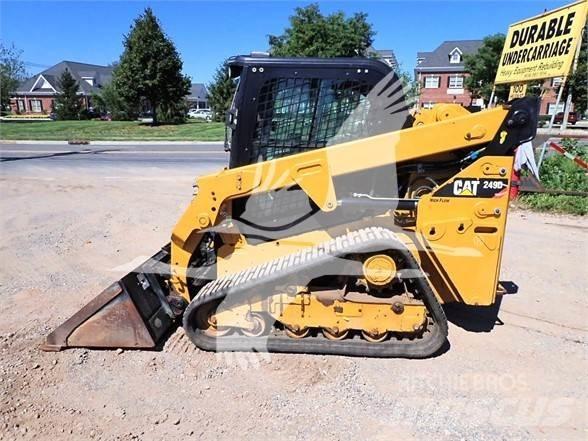 CAT 249D Krautuvai su šoniniu pasukimu