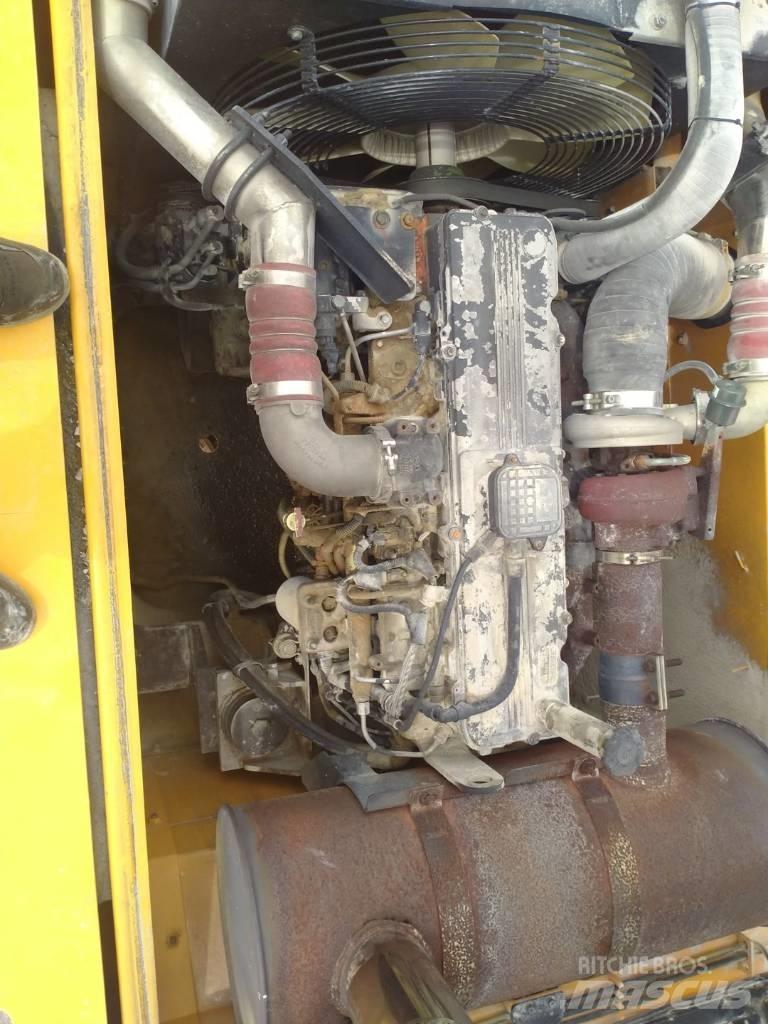 Hyundai R360 Vikšriniai ekskavatoriai