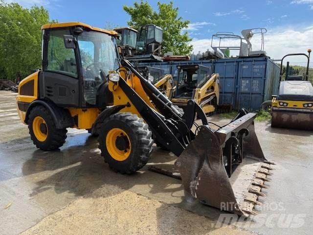 JCB 406 Naudoti ratiniai krautuvai