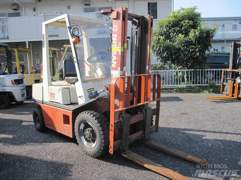 Nissan PH02A20 Šakiniai krautuvai - Kita