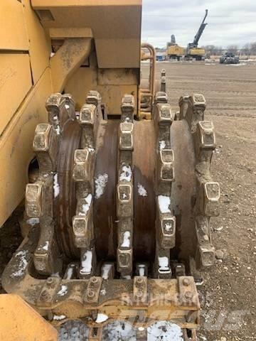 CAT 815 B Gruntiniai volai
