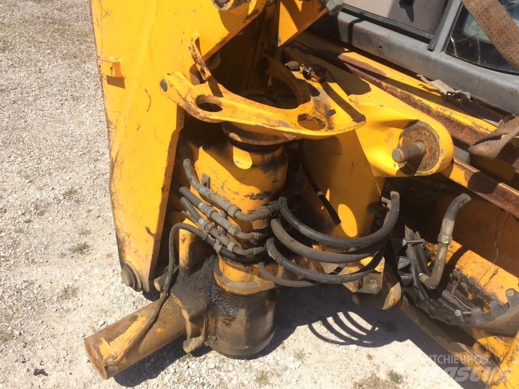 JCB 3 CX Kabinos ir interjeras