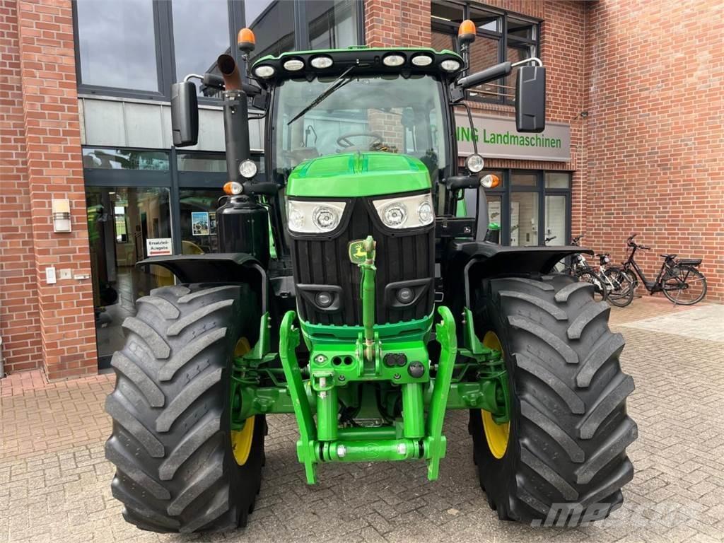 John Deere 6215R Traktoriai
