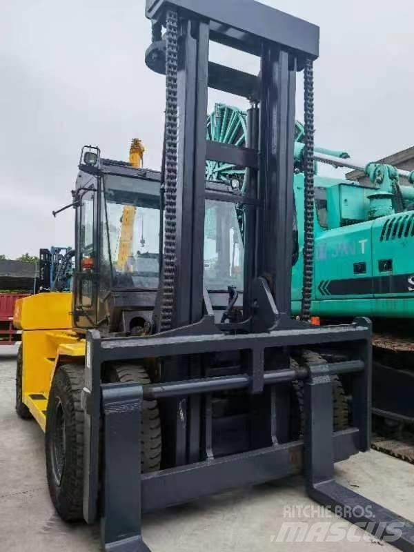 Komatsu FD 160 Dyzeliniai krautuvai