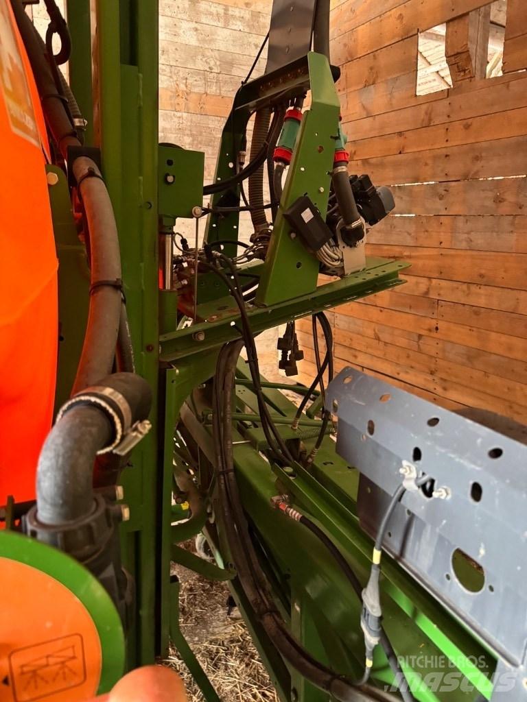 Amazone UF 1801 Įmontuoti purkštuvai