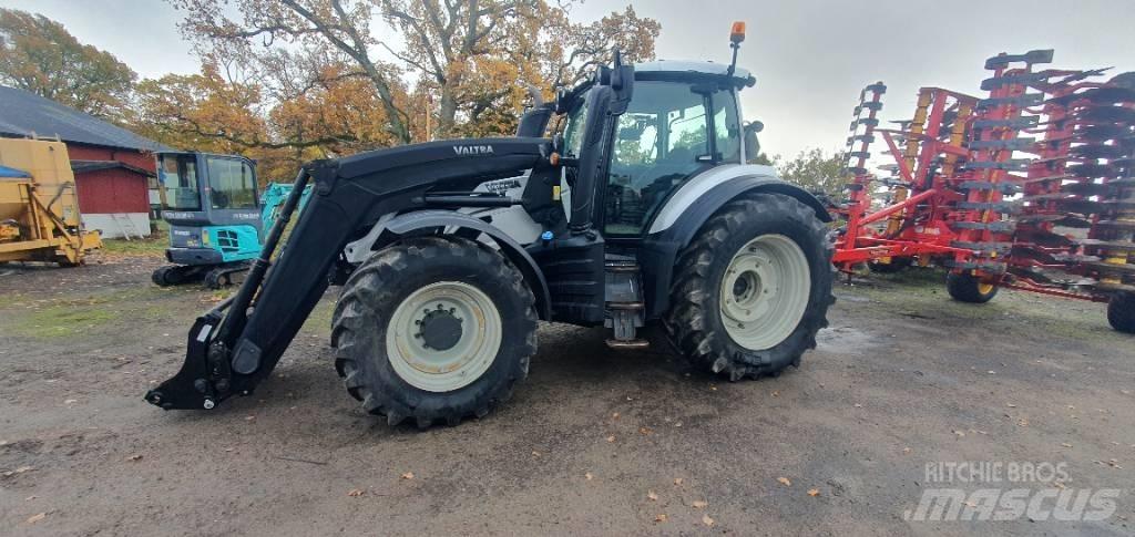 Valtra T 234 Versu Traktoriai