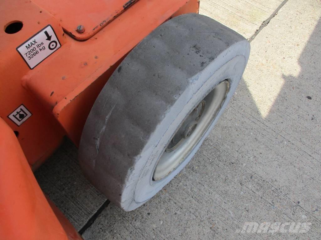 JLG E 400 AJPN (745) Kompaktiškas savaeigis strėlinis keltuvas