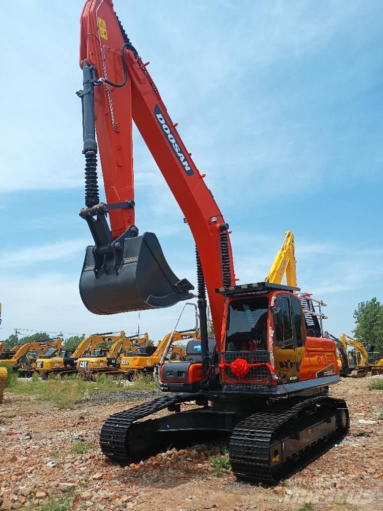 Doosan DX300LC Vikšriniai ekskavatoriai