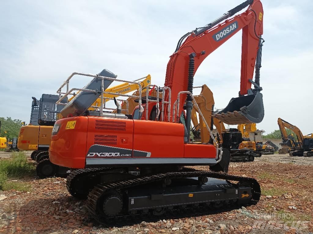 Doosan DX300LC Vikšriniai ekskavatoriai