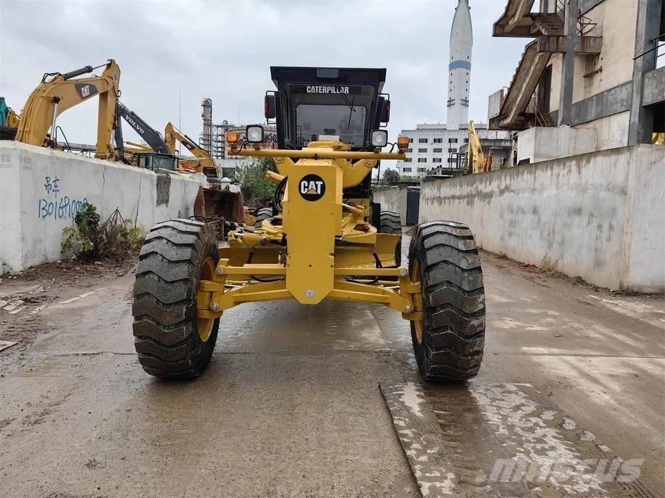 CAT 140K Greideriai