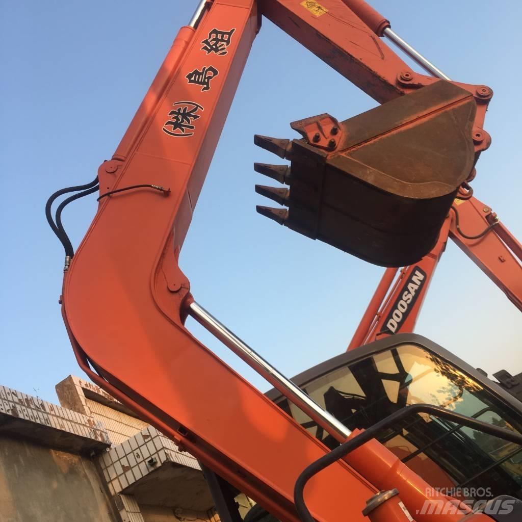 Hitachi ZX 70 Vidutinės galios ekskavatoriai 7-12 t
