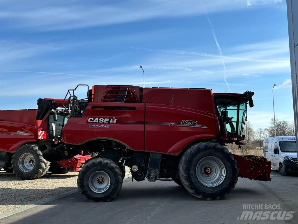 Case IH 8250 Derliaus nuėmimo kombainai