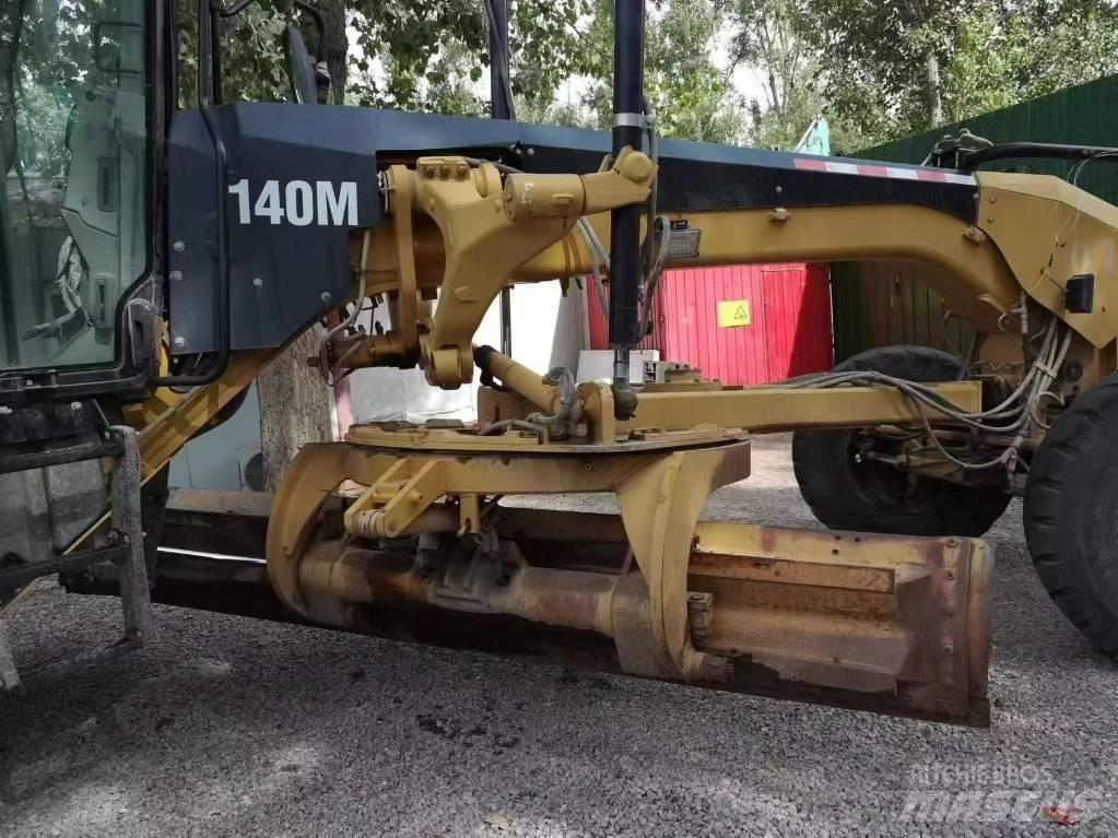 CAT 140 M Greideriai
