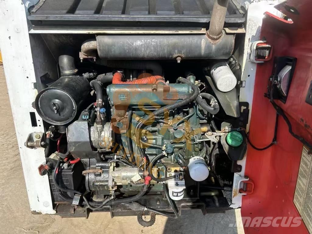 Bobcat S185 Krautuvai su šoniniu pasukimu