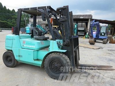 Mitsubishi FD35T-MC Šakiniai krautuvai - Kita