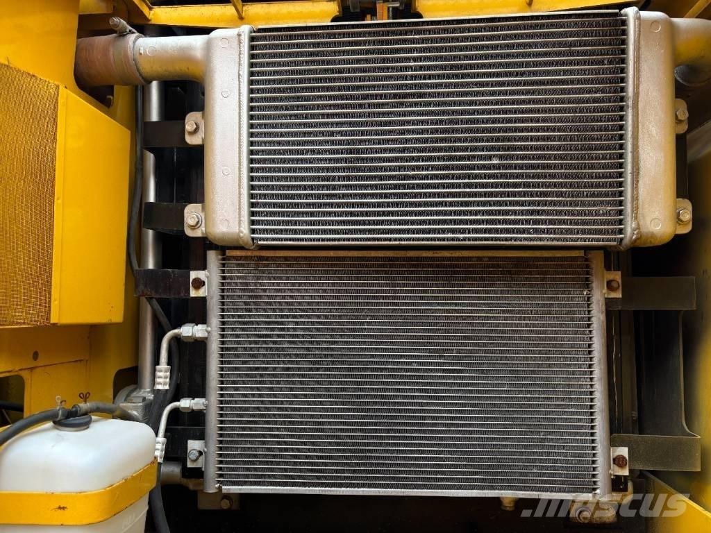 Komatsu PC 220-7 Vikšriniai ekskavatoriai
