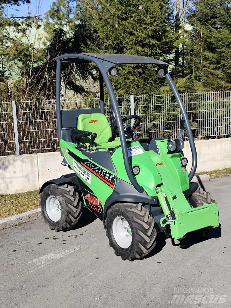 Avant 220 Daugiafunkciniai pakrovėjai