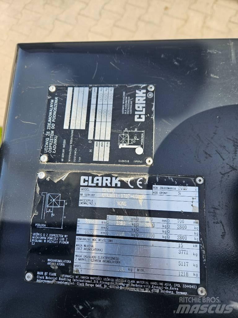 Clark EPX32i Elektriniai šakiniai krautuvai
