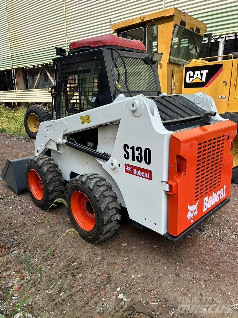 Bobcat S 130 Krautuvai su šoniniu pasukimu