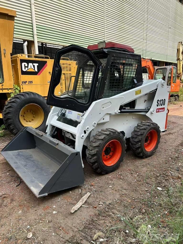 Bobcat S 130 Krautuvai su šoniniu pasukimu