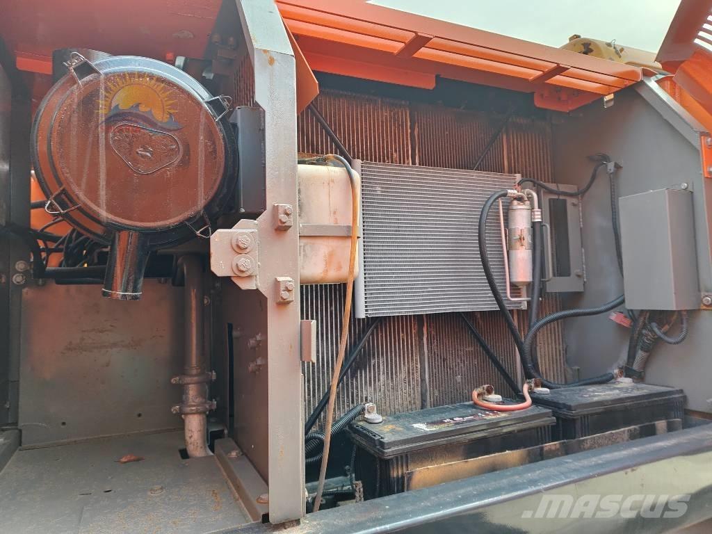 Hitachi ZX 210 Vikšriniai ekskavatoriai