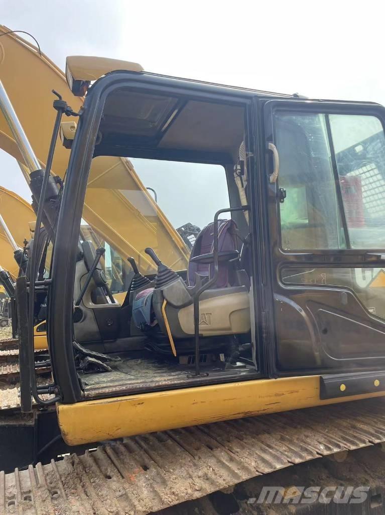 CAT 320d Vikšriniai ekskavatoriai