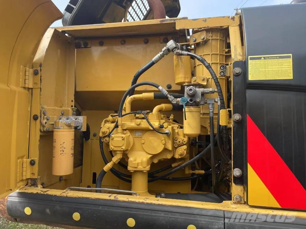 CAT 320d Vikšriniai ekskavatoriai