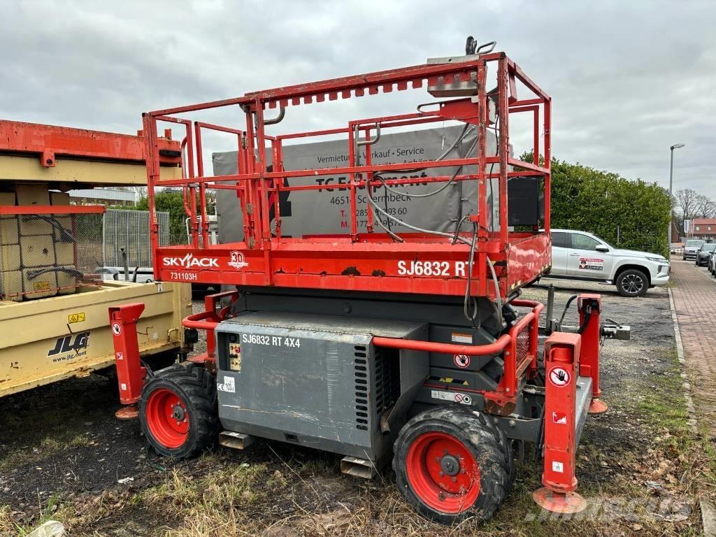 SkyJack SJ 6832 RT Žirkliniai keltuvai
